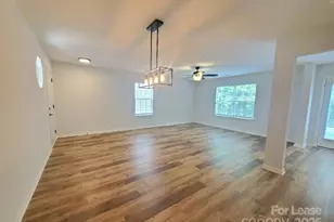 5709 Kelden Walker Ln, Charlotte, NC 28269 - Photo 2