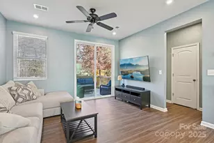 2932 Pirates Pl, Charlotte, NC 28216 - Photo 8