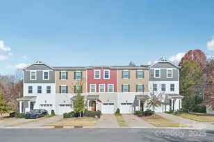 2932 Pirates Pl, Charlotte, NC 28216 - Photo 2