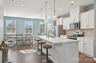 2932 Pirates Pl, Charlotte, NC 28216 - Photo 12