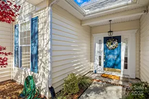 2323 Jade Ln, Fort Mill, SC 29708 - Photo 2