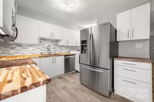 1908 Harvest Ln, Charlotte, NC 28210 - Photo 4