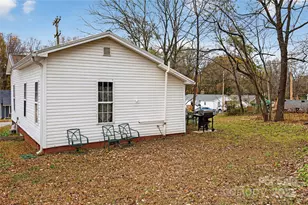 1115 8th St, Statesville, NC 28677 - Photo 14