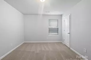 324 Valerie Dr, Lincolnton, NC 28092 - Photo 4