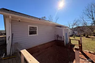 284 Jennings Rd, North Wilkesboro, NC 28659 - Photo 2