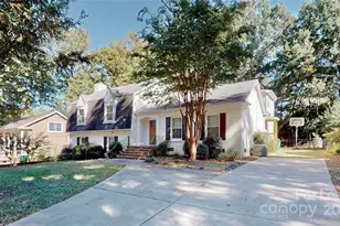 2844 Goneaway Rd, Charlotte, NC 28210 - Photo 2