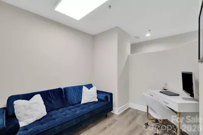 333 W Trade Street #1902, Charlotte, NC 28202 - Photo 16