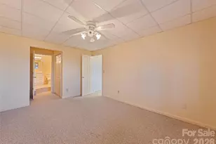 1350 Davis Mountain Rd, Hendersonville, NC 28739 - Photo 32