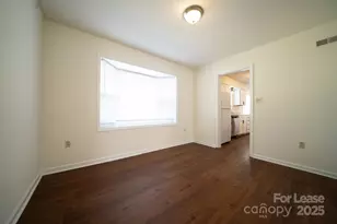 2219 Heather Glen Ln, Charlotte, NC 28208 - Photo 8