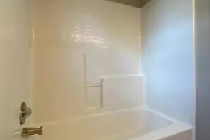 2219 Heather Glen Ln, Charlotte, NC 28208 - Photo 14