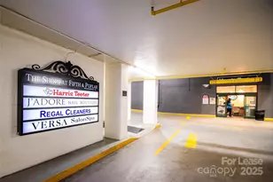 300 W 5th St, Charlotte, NC 28202 - Photo 32