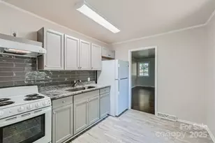 3210 Marlborough Rd, Charlotte, NC 28208 - Photo 8