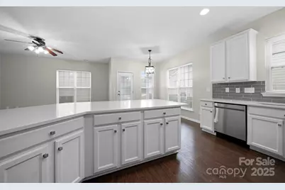 136 E Morehouse Avenue, Mooresville, NC 28117 - Photo 12