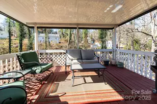 1226 Pinebrook Cir, Hendersonville, NC 28739 - Photo 2