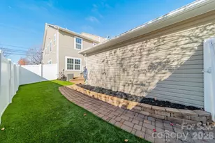 18426 W Catawba Ave, Cornelius, NC 28031 - Photo 24