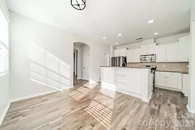 18426 W Catawba Avenue, Cornelius, NC 28031 - Photo 4