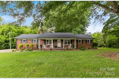 1059 Fairway Drive, Newton, NC 28658 - Photo 2