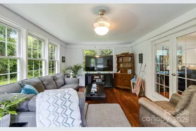 1059 Fairway Drive, Newton, NC 28658 - Photo 12