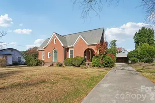 552 Hyde Park Dr NE, Concord, NC 28025 - Photo 2