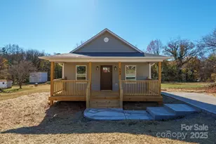 503 W 12th St, Newton, NC 28658 - Photo 2