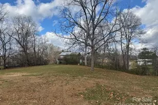 25 Highland St, Weaverville, NC 28787 - Photo 6