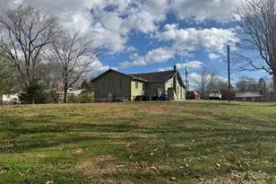 25 Highland St, Weaverville, NC 28787 - Photo 1