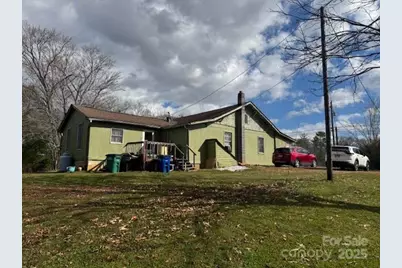 25 Highland Street, Weaverville, NC 28787 - Photo 2