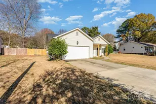 8517 Williamsburg Cir, Huntersville, NC 28078 - Photo 2
