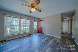 43 Lancelot Ln, Asheville, NC 28806 - Photo 2