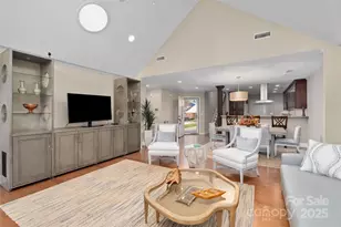 54 Lake Pointe Cir, Hendersonville, NC 28792 - Photo 4