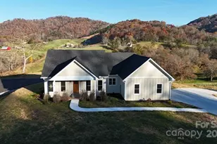 70 Knox Best St, Clyde, NC 28721 - Photo 2