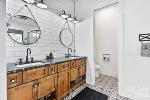 8250 Peninsula Ln, Sherrills Ford, NC 28673 - Photo 16