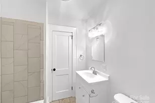 252 N Patterson St, Statesville, NC 28677 - Photo 10