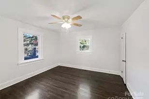 252 N Patterson St, Statesville, NC 28677 - Photo 8