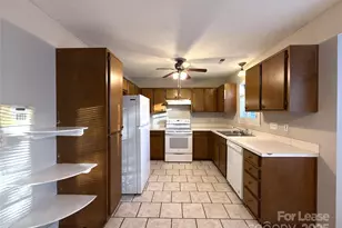 7426 Barn Stone Dr, Charlotte, NC 28227 - Photo 6