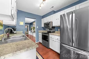 830 Sardis Cove Dr, Charlotte, NC 28270 - Photo 10