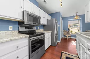 830 Sardis Cove Dr, Charlotte, NC 28270 - Photo 2