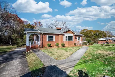 313 17th Street NW, Hickory, NC 28601 - Photo 2
