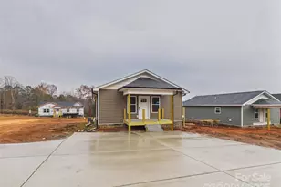 152 Duke St, Granite Falls, NC 28613 - Photo 2