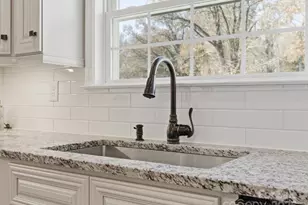 3211 Oakdale Rd, Charlotte, NC 28216 - Photo 16