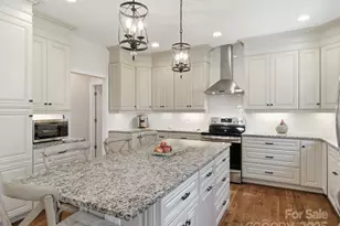 3211 Oakdale Rd, Charlotte, NC 28216 - Photo 10