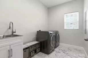 3211 Oakdale Rd, Charlotte, NC 28216 - Photo 18