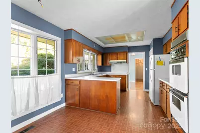 110 Yardley Court, Hendersonville, NC 28739 - Photo 14