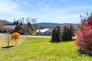 110 Yardley Ct, Hendersonville, NC 28739 - Photo 2