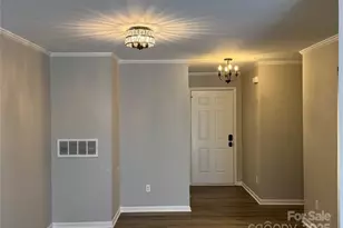 2520 Stradbrook Dr, Charlotte, NC 28210 - Photo 2