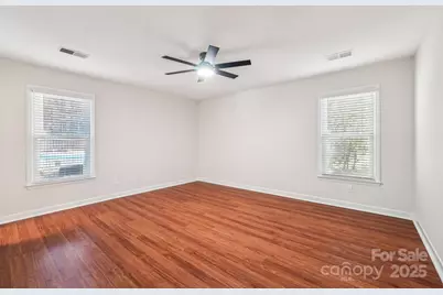 9401 Elvis Drive, Charlotte, NC 28215 - Photo 32