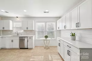 9401 Elvis Dr, Charlotte, NC 28215 - Photo 14