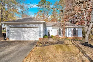 10402 Rolling Glen Ct, Charlotte, NC 28214 - Photo 1
