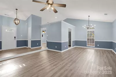 10402 Rolling Glen Court, Charlotte, NC 28214 - Photo 8