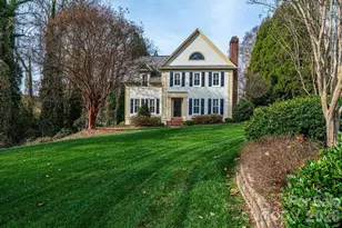 560 20th Ave Ct NW, Hickory, NC 28601 - Photo 1